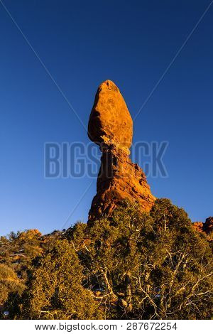 Balanced Rock Formation, Arches National Park