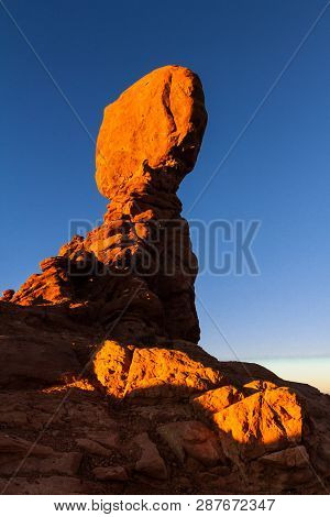Balanced Rock Formation, Arches National Park