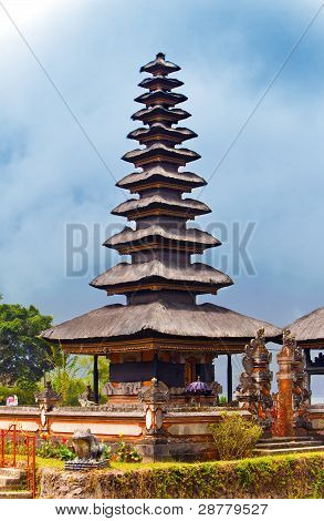 Templo Ulun Danu no Lago Beratan BaliIndonesia