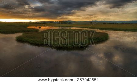 Beauté Sunset With Lake In Khakasia Siberia Russia