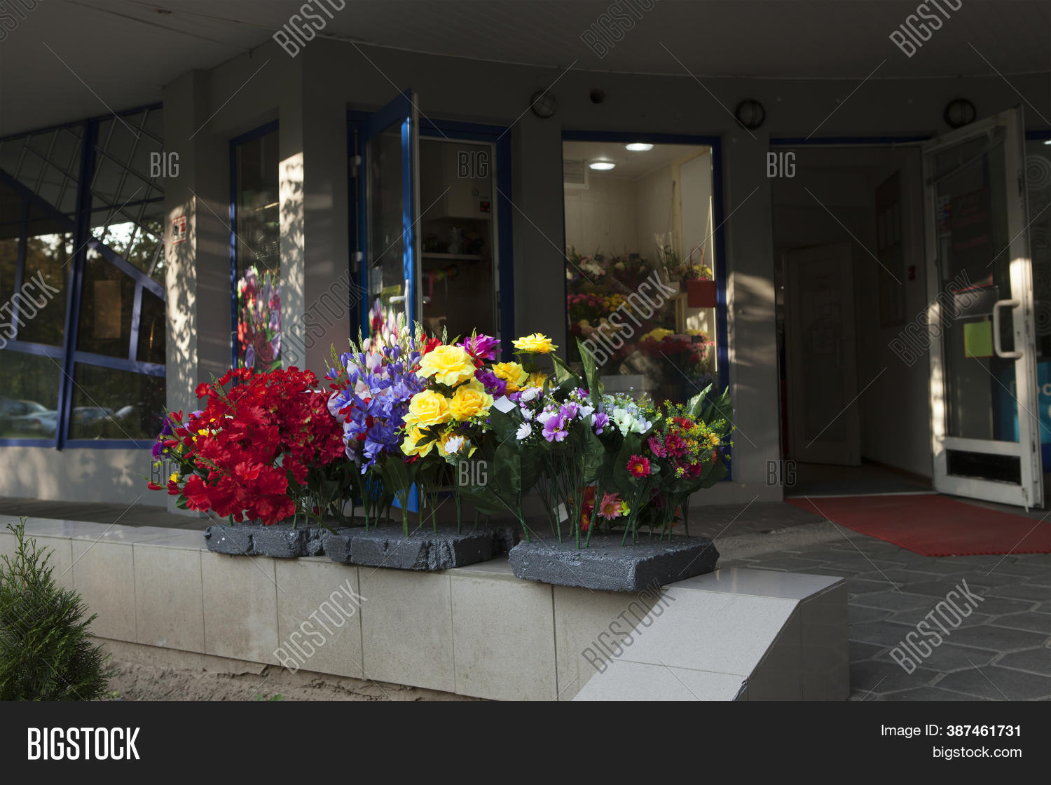 Shop Selling Image & Photo (Free Trial) Bigstock