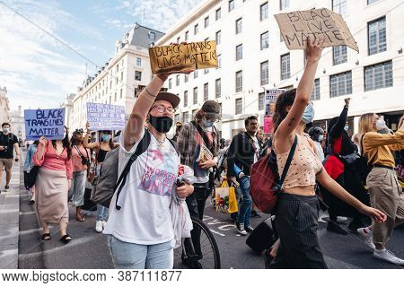London / Uk -  2020.07.18: Blm Aactivists On Regent Street Saint James's With Banners And Masks