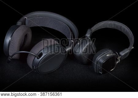 Black High-fidelity Headset With Full Size Earpads And Headphones With Earpads Supra-aural Type On A