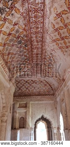 District Katni, India - October 10, 2019: Ceiling Design For Indian Tourist Attraction At Ancient Fo