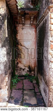 District Katni, India - October 10, 2019: Dirty Wall View At Ancient Fort In Vijayraghavgarh Fort Wa