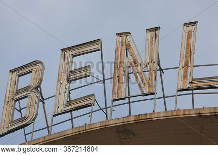 Madrid, Spain - May 19, 2020: The Old Rusty Sign Of The Benlliure Cinemas, Located On The Roof Of A 