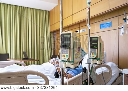 Automatic Infusion Pump For Infuses Fluids Medication Or Nutrients Sodium Chloride Saline Solution F
