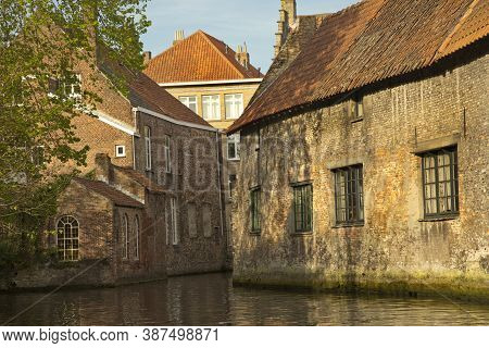 Bruges (brugge), Belgium. 5 May 2016. Canals Of Bruges (brugge).