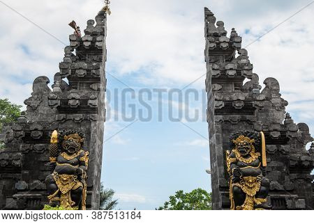 The Traditional Balinese Buildings Called Candi Bentar Or Split Gateway, Is A Classical Javanese And