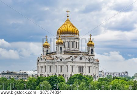 Cathedral Of Christ The Savior (khram Khrista Spasitelya) In Moscow, Russia