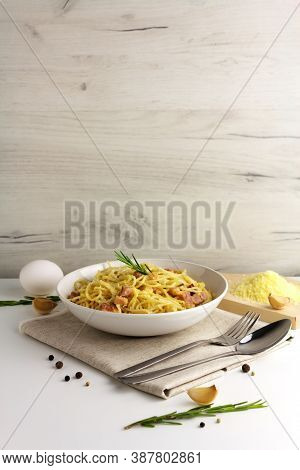 Carbonara Pasta, Spaghetti With Egg, Parmesan And Garlic Sauce