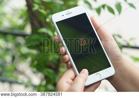 Chiang Mai, Thailand -aug.1,2020:woman Holds Apple Iphone 8plus With Instagram Application On The Sc