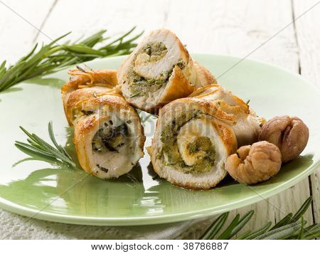 rotolo ripieno di tacchino con castagne e rosmarino