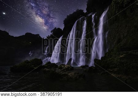 Ban Gioc - Detian Waterfall In Cao Bang, Vietnam