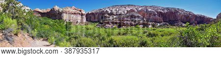 Lower Calf Creek Falls Views From The Hiking Trail Grand Staircase-escalante National Monument Betwe