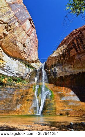 Lower Calf Creek Falls Waterfall Colorful Views From The Hiking Trail Grand Staircase Escalante Nati