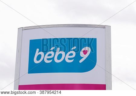 Bordeaux , Aquitaine / France - 09 20 2020 : Bebe 9 Sign Text And Logo Front Of Shop Bébé French Ded