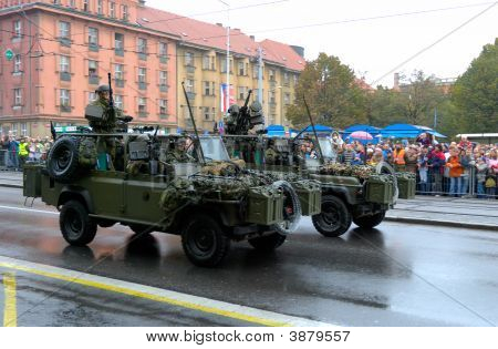 Obrněné Land Rover - českých speciálních sil