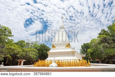 Phra That Si Song Rak (dan Sai, Loei) , Memorial Of Ralationship Of Thai Laos.  Phrathat The Famous 
