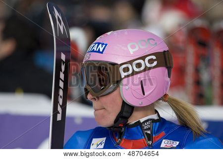 SOELDEN, AUSTRIA -OCT 25: GBR Alcott Chemmy w wyścigu slalom gigant kobiet w Rettenb