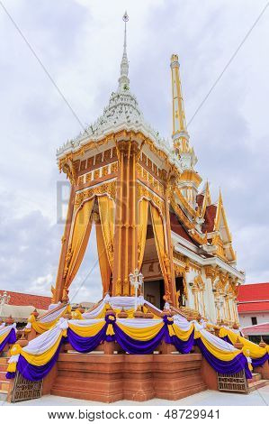 Bangkok, Thailand - Juli 9: Thai Krematorium In Bangkok, Thailand auf .july 9, 2013. Nach einer Beerdigung von