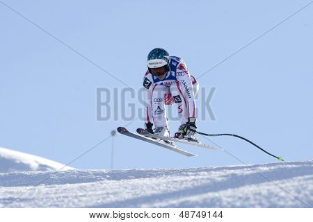 VAL D'ISERE RANSKAN. 18-12-2010. Christina Staudinger (AUT) vie ilmaa aikana naisten downh