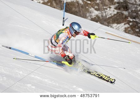 VAL D ' ISERE FRANKREICH. 12.12.2010. PALANDER Kalle FIN greift ein Kontrolle-Tor während der FIS alpine Skii