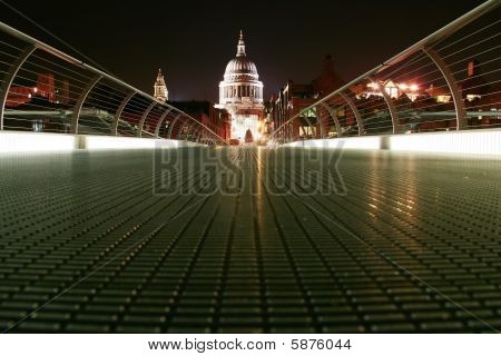Catedral a Millenium Bridge e St. Paul