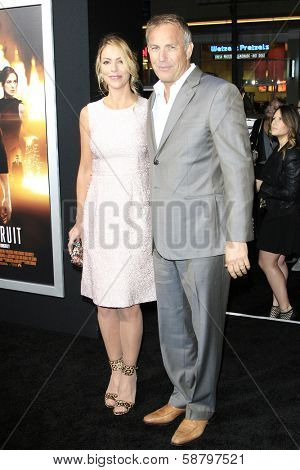 LOS ANGELES - JAN 15: Christine Baumgartner, Kevin Costner at the premiere of Paramount Pictures' 'Jack Ryan: Shadow Recruit' at TCL Chinese Theater on January 15, 2014 in Los Angeles, CA