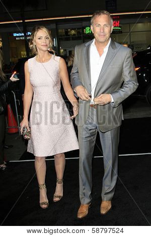 LOS ANGELES - JAN 15: Christine Baumgartner, Kevin Costner at the premiere of Paramount Pictures' 'Jack Ryan: Shadow Recruit' at TCL Chinese Theater on January 15, 2014 in Los Angeles, CA