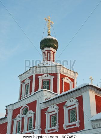Ortodokse kirke i Rusland. Vinterdag.