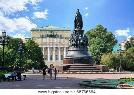 Alexandrinsky Theatre, Monument to Empress Alexandra Feodorovna in Saint Petersburg