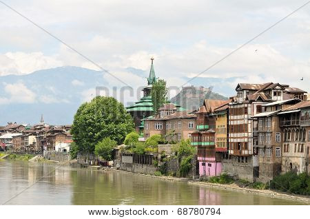 Mosques at Jahelum river in Srinagar, Kashmir