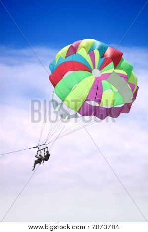 Parasailing in vacanza