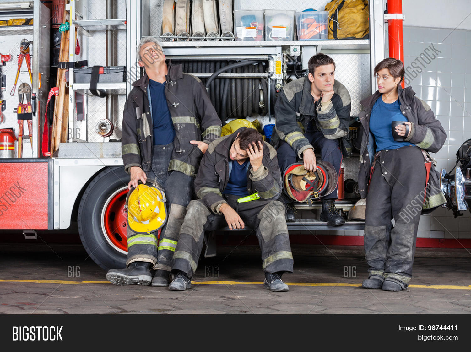 шалости работодателя. Team tired. уснул на совещании. Team tired. уставший пожарный картинки.