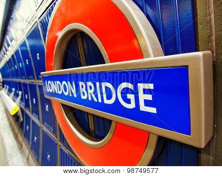 London Bridge Underground Sign