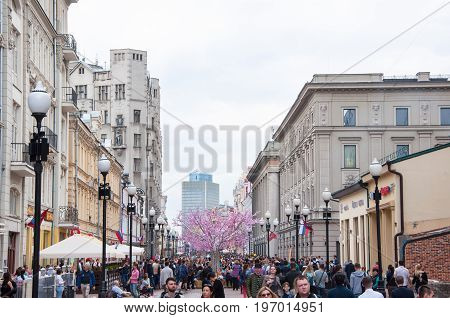 Moscow Russia-may 01,2017: Arbat Street Full Of Tourists On May 01,2017 In Moscow. Arbat Is A Pedest