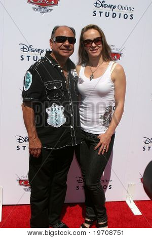LOS ANGELES - 11 aug: Cheech นาตาชา & Marin Rubin มาดิสนีย์/พิกซาร์ฉลองเปิด O