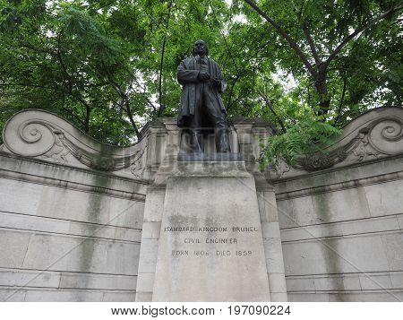 Brunel Statue In London