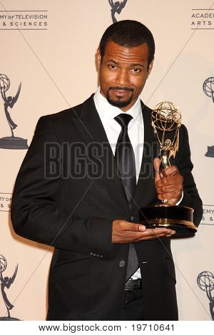 LOS ANGELES - AUG 21: Esajas Mustafa i presserummet 2010 kreative Primetime Emmy Awards 