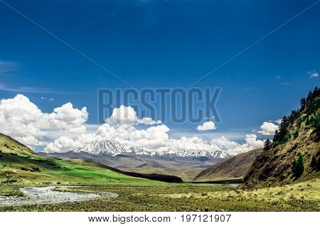 View on tibetan mountains and creeks in tibetan landscape