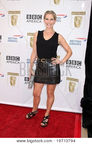 LOS ANGELES - AUG 27: Meredith Monroe kommt am 2010 BAFTA Emmy Tea im Century Plaza Hotel 