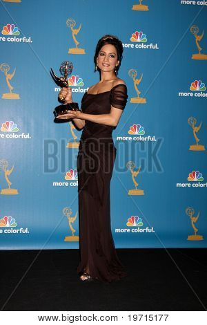  LOS ANGELES - Elo 29: Archie panjabin lehdistöhuoneessa 2010 Emmy Awards Nokia Theater
