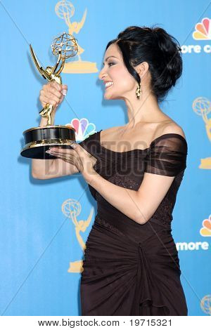  LOS ANGELES - Elo 29: Archie panjabin lehdistöhuoneessa 2010 Emmy Awards Nokia Theater