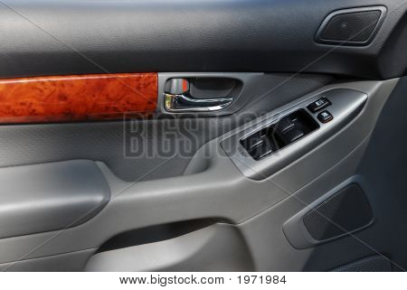 Porte de voiture à l'intérieur
