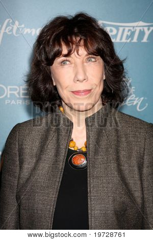 LOS ANGELES - Eyl 30: Lily Tomlin çeşitli 's 2nd yıllık güç, kadın öğle Bever, gelir