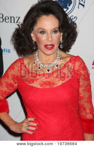LOS ANGELES - 23 oct: Nikki Haskell มาที่ 2010 สไลด์ของหวังลูกที่เบเวอร์ลีย์ฮิลตันร้อน