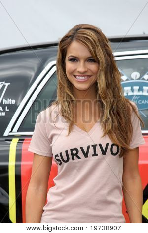 LOS ANGELES - 23 Ekim: Chrishell Stause R, 