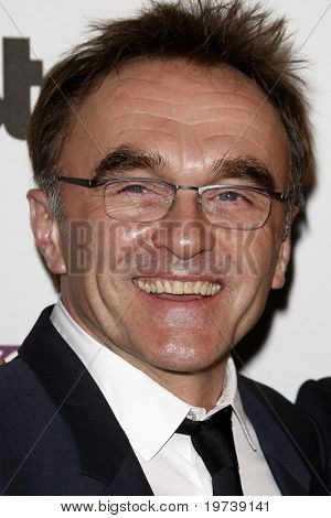 LOS ANGELES - 25 de OCT: Danny Boyle llega a la XIV Gala anual de premios de Hollywood en Beverly Hilto
