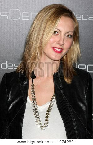 LOS ANGELES - 2 listopada: Eva Amurri przybywa na dziesięciolecia Denim Fashion Show w prywatnym domu na Leg
